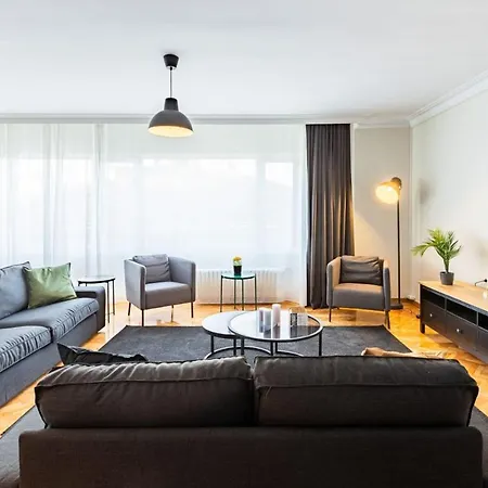 Lovely Flat With Great Location In Sisli Κωνσταντινούπολη